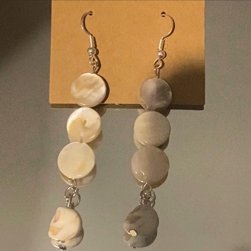Shell w skull earrings